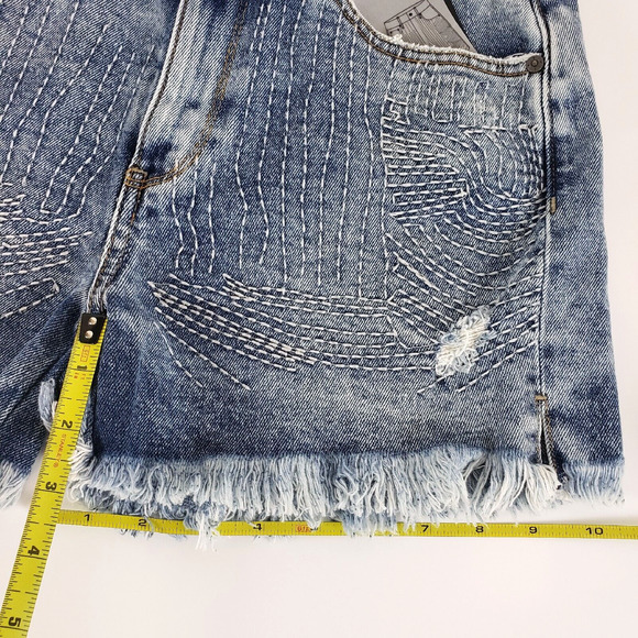 NEW!! Hale Bella SIZE 28 Embroidered High Rise Denim Jean Shorts Blue Festival - Picture 11 of 12